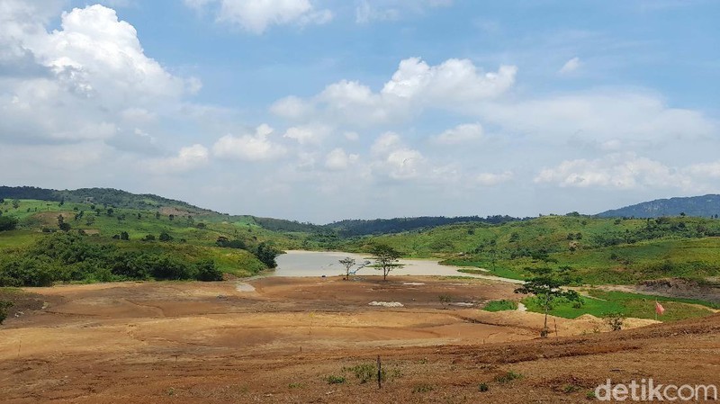 Lahan Lapangan Golf Tommy Soeharto di sentul Hutomo Mandala Putra atau Tommy Soeharto membangun lapangan golf di atas lahan seluas 120 Hektar di kawasan Sentul, Babakanmadang, Kabupaten Bogor. (M. Sholihin/detikcom)