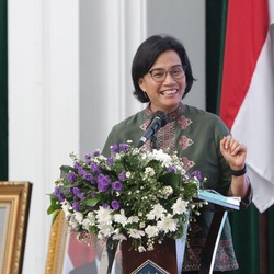 RI Panen 'Durian Runtuh', Sri Mulyani Kini Kipas-kipas Duit