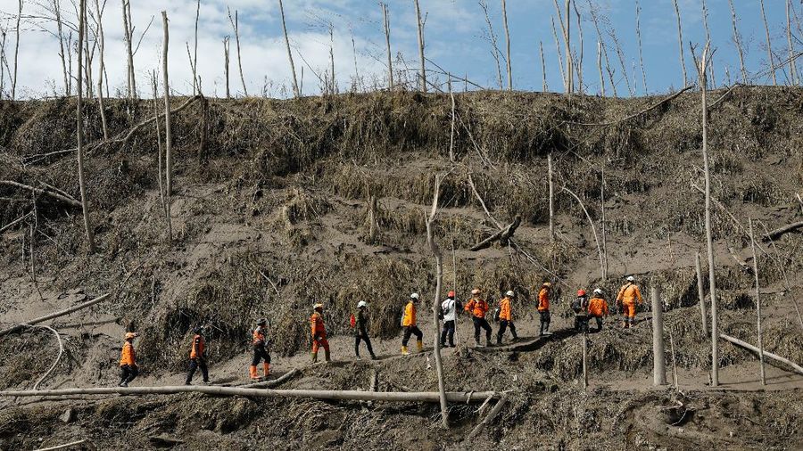 Kondisi terkini Gunung Semeru, Lumajang. (REUTERS/WILLY KURNIAWAN)