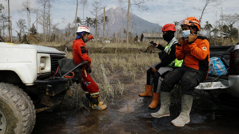 Kondisi terkini Gunung Semeru, Lumajang. (REUTERS/WILLY KURNIAWAN)