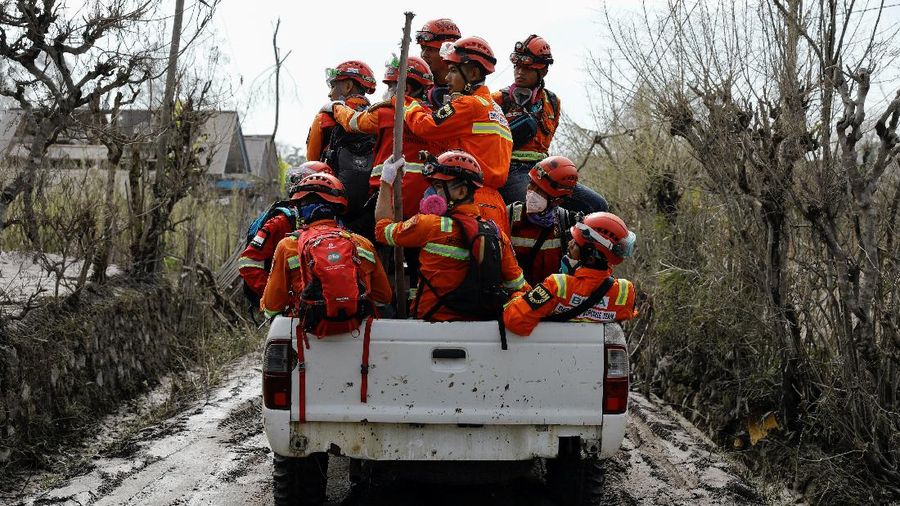 Kondisi terkini Gunung Semeru, Lumajang. (REUTERS/WILLY KURNIAWAN)