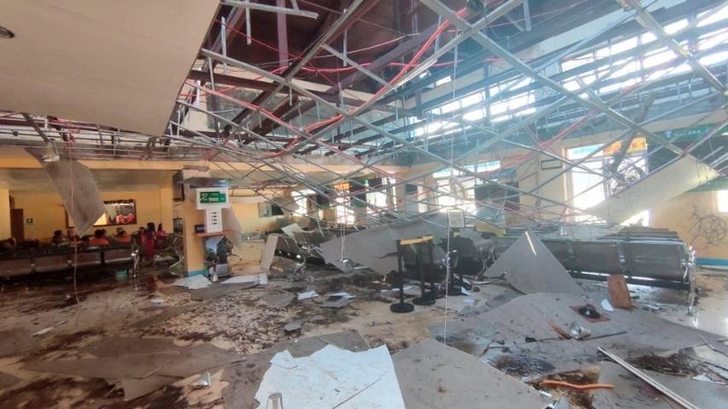 Foto udara menunjukkan, Filipina diterjang badai Topan Rai. (via REUTERS/PHILIPPINE COAST GUARD)
