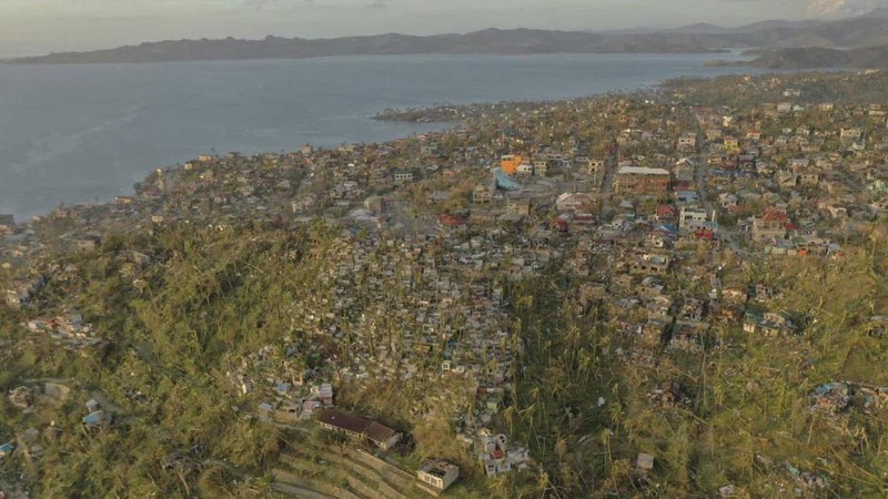 Foto udara menunjukkan, Filipina diterjang badai Topan Rai. AP/
