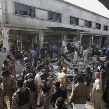 Tragis! Belasan Orang Tewas Akibat Ledakan Bank di Pakistan