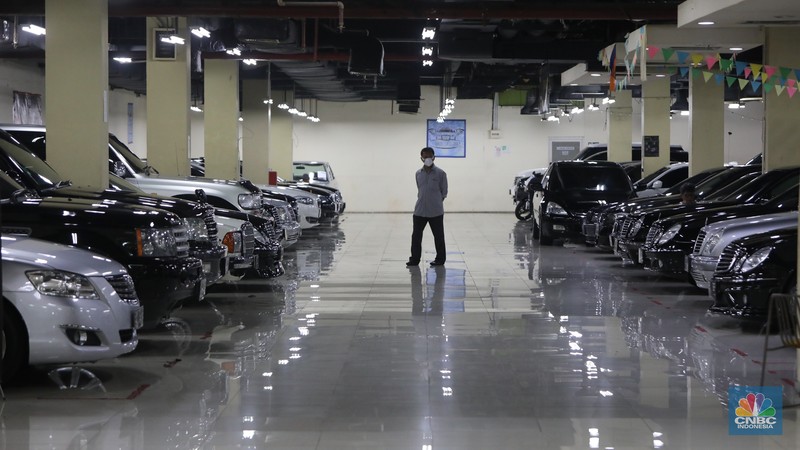 Bursa Mobil Blok M Mall, Jakarta Selatan, Senin (20/12/2021). (CNBC Indonesia/Andrean Kristianto) Bursa Mobil Blok M Mall, Jakarta Selatan, Senin (20/12/2021). (CNBC Indonesia/Andrean Kristianto)