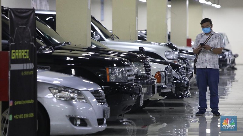 Bursa Mobil Blok M Mall, Jakarta Selatan, Senin (20/12/2021). (CNBC Indonesia/Andrean Kristianto)