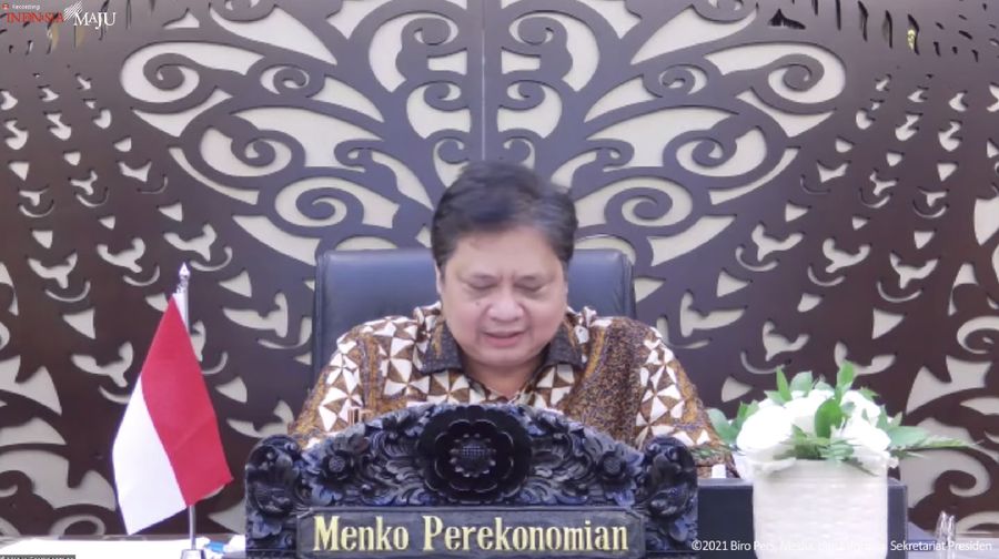 Keterangan Pers Menteri terkait Evaluasi PPKM, Jakarta, Senin (20/12/2021). (Tangkapn layar youtube Sekpres RI)