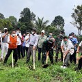 Korban Erupsi Semeru Terima Bantuan Beasiswa Pendidikan