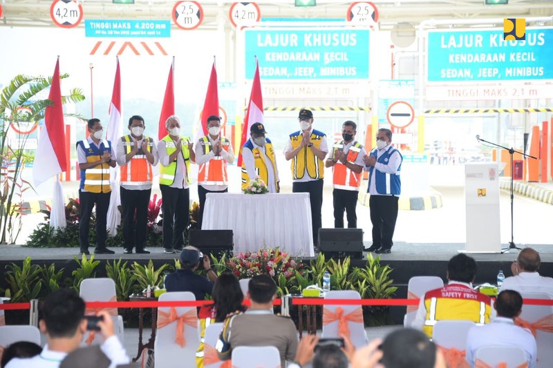 Pengoperasian Jalan Tol Akses Bandara Kertajati. (Dok: Kementerian PUPR) Pengoperasian Jalan Tol Akses Bandara Kertajati. (Dok: Kementerian PUPR)
