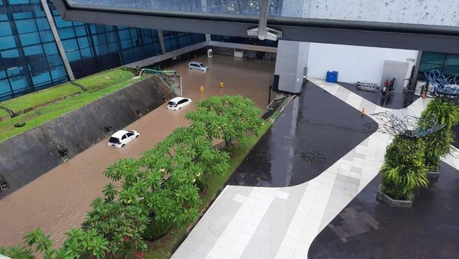 Soetta Airport Terminal 3 Floods, Here’s What It Looks Like!