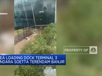 Area Loading Dock Terminal 3 Bandara Soetta Terendam Banjir