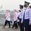 Iriana Jokowi & Ibu-ibu Kabinet Bertolak ke Bandung, Ada Apa?