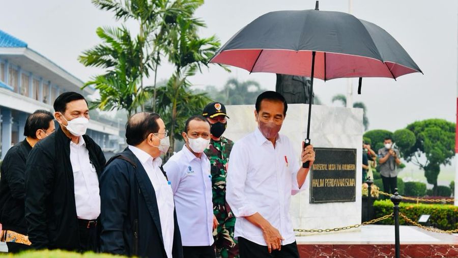 Presiden Joko Widodo bertolak menuju Provinsi Kalimantan Utara (Kaltara) dalam rangka kunjungan kerja, Selasa (21/12/2021). (Foto: Laily Rachev - Biro Pers Sekretariat Presiden)