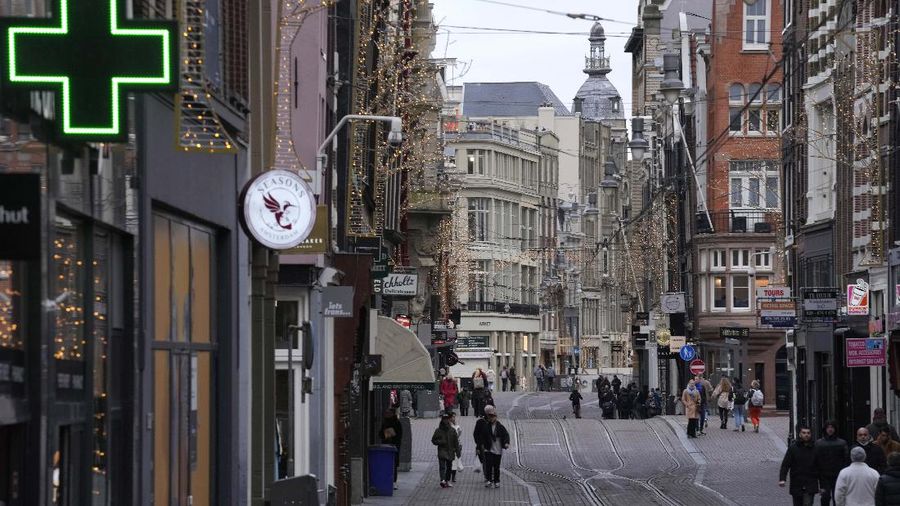 Suasana di Belanda saat lockdown. (AP/Peter Dejong)