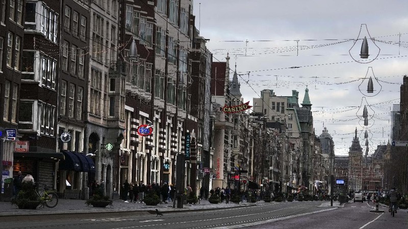 Suasana di Belanda saat lockdown. (AP/Peter Dejong)