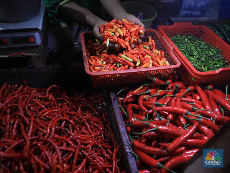 Suasana pasar jelang nataru (CNBC Indonesia/Muhammad sabki)