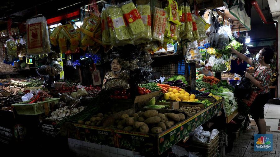 Suasana pasar jelang nataru (CNBC Indonesia/Muhammad sabki)