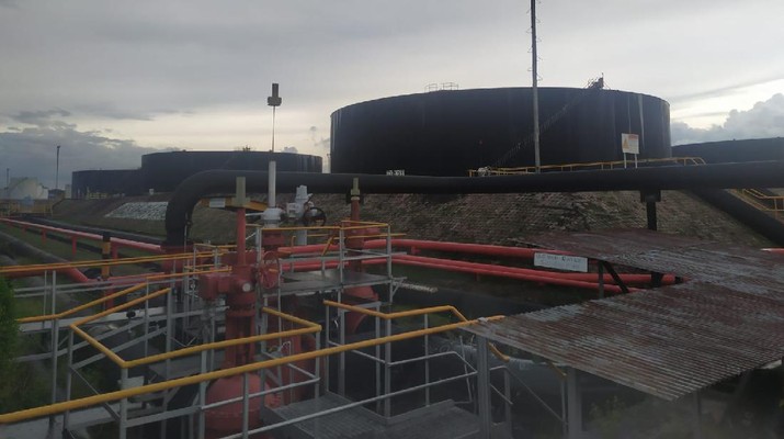 Dumai HCT TankFarm, penampung minyak Blok Rokan dari Field Dumai, Duri, Minas, Riau yang dioperasikan PT Pertamina Hulu Rokan (PHR). Tankfarm ini memiliki kapasitas 5,5 juta barel. (Dok: Pratama Guitarra)