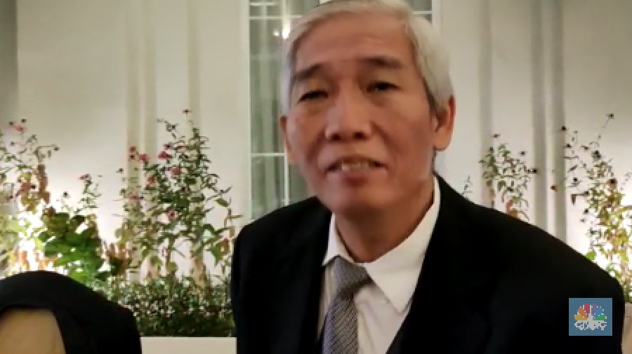 Lo Kheng Hong (վ/Houtmand P. Saragih)