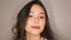 Greta Irene Tahan Tangis-Speechless Lihat Trailer Film Laura
