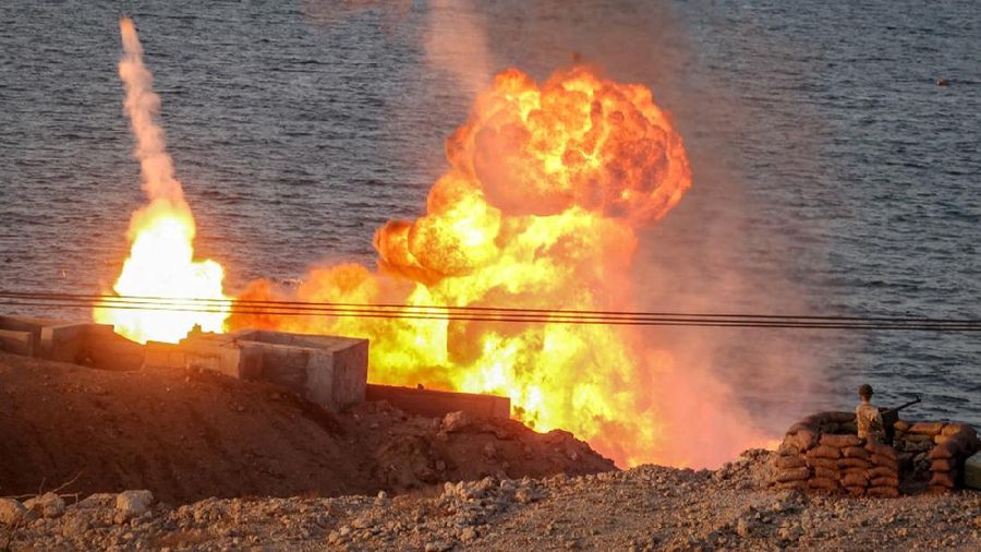 Latihan perang militer Iran (via REUTERS/WANA NEWS AGENCY)