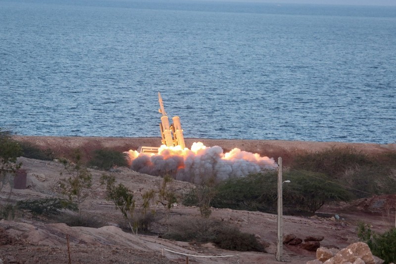 Latihan perang militer Iran (via REUTERS/WANA NEWS AGENCY)