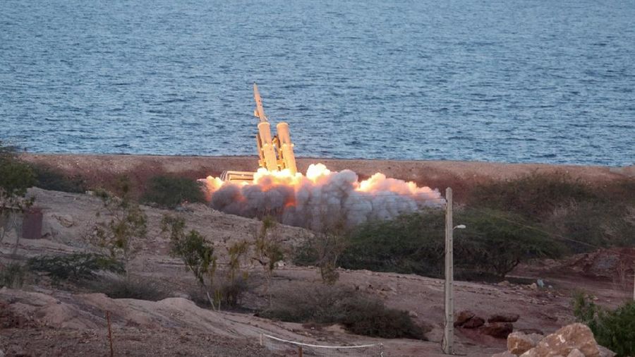 Latihan perang militer Iran (via REUTERS/WANA NEWS AGENCY)