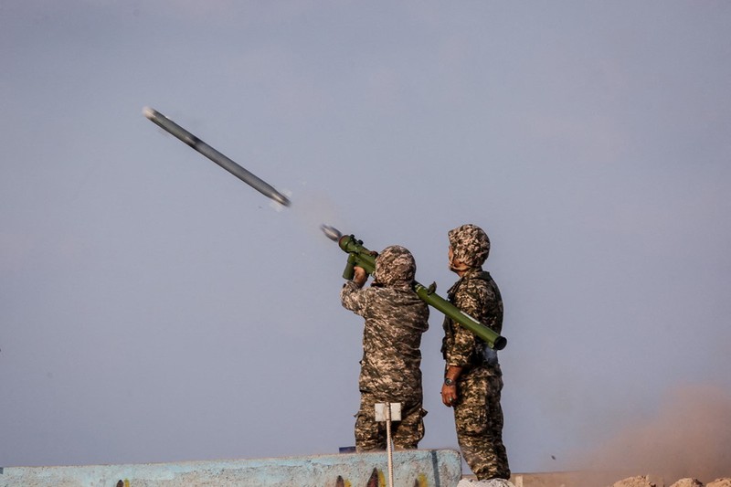 Latihan perang militer Iran (via REUTERS/WANA NEWS AGENCY)