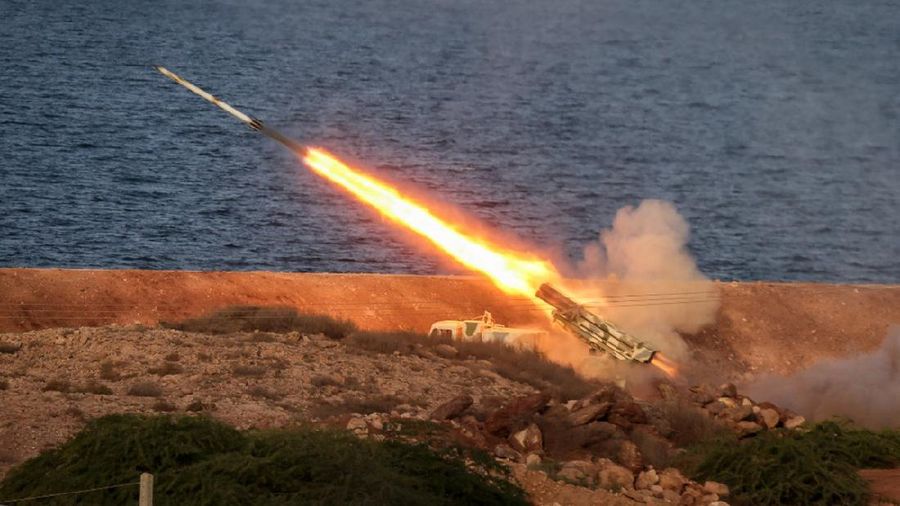 Latihan perang militer Iran (via REUTERS/WANA NEWS AGENCY)