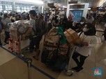 Membeludak! Penumpang Menyemut di Bandara Soekarno-Hatta