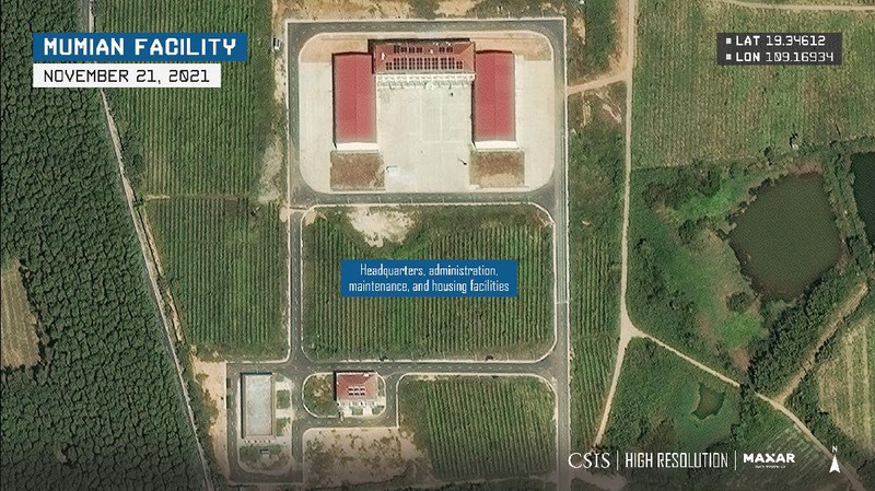 Tangkapan citra satelit perkembangan signifikan di fasilitas Mumian di Pulau Hainan. (Tangkapan layar Teknologi CSIS/Maxar)