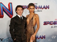 Siap-Siap, Tom Holland-Zendaya Bakal Bintangi Spider-Man 4