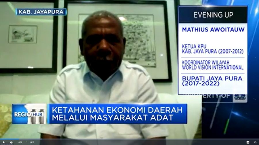 Pembahasan kampung adat bersama Bupati Jayapura.