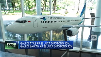 Gaji Pegawai Garuda Indonesia Dipotong Hingga 50%