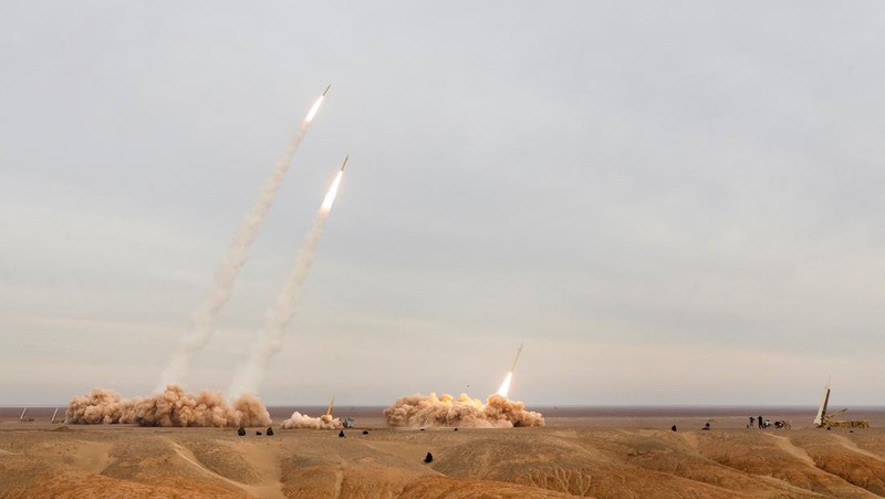 A missile is launched during a joint exercise called the 'Great Prophet 17', in the southwest of Iran, December 24, 2021. Picture taken December 24, 2021. Saeed Sajjadi/Fars News/WANA (West Asia News Agency) via REUTERS. ATTENTION EDITORS - THIS IMAGE HAS BEEN SUPPLIED BY A THIRD PARTY.