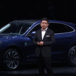 Di-blacklist Trump, Huawei Usik Dominasi Mobil Listrik Tesla