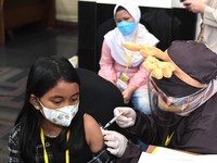 Berbahayakah Demam pada Anak Setelah Disuntik Vaksin? Ini Kata Dokter