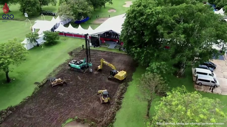 Jokowi di Acara Groundbreaking Rumah Sakit Internasional Bali, Denpasar, 27 Desember 2021