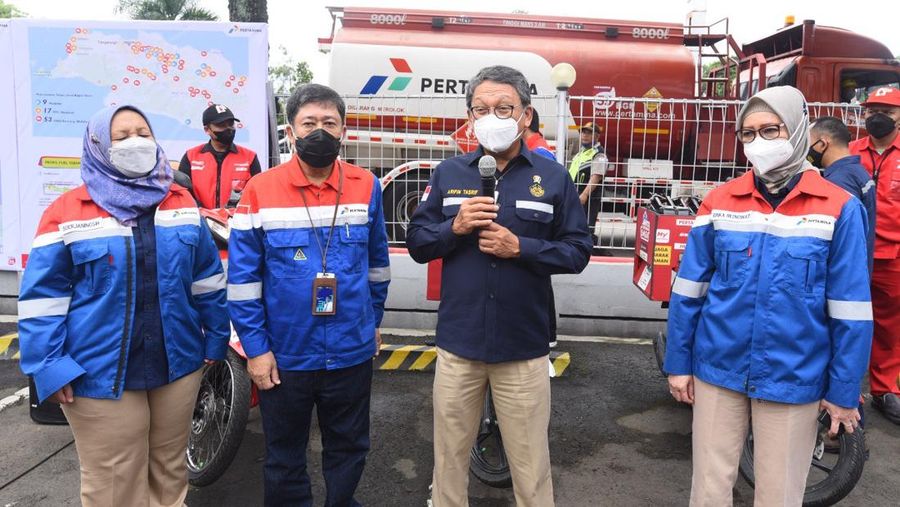 Menteri ESDM, Arifin Tasruf tengah mengecek ketersediaan BBM, LPG dan avtur.