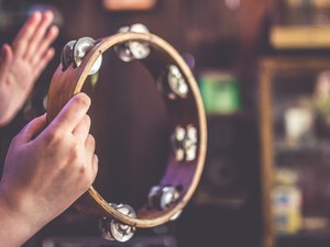 30 Contoh Alat Musik Ritmis dari yang Modern sampai Tradisional