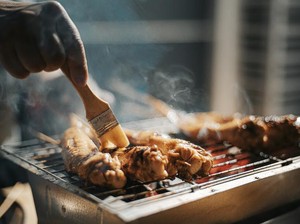 17 Bahan dan Alat Bakaran Wajib Ada Saat Bikin Barbeque di Malam Tahun Baru