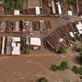 Sampai Tertidur di Air, Potret Banjir Mematikan Hantam Brasil