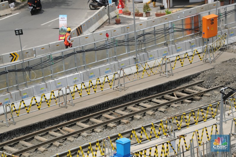 Rel Trem di Proyek MRT Fase 2A Glodok-Kota. (CNBC Indonesia/Tri Susilo) Rel Trem di Proyek MRT Fase 2A Glodok-Kota. (CNBC Indonesia/Tri Susilo)