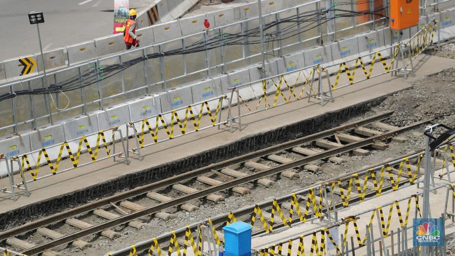Rel Trem di Proyek MRT Fase 2A Glodok-Kota. (վ/Tri Susilo)