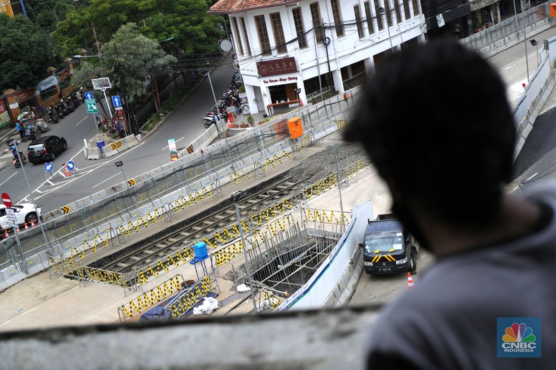 Rel Trem di Proyek MRT Fase 2A Glodok-Kota. (CNBC Indonesia/Tri Susilo) Rel Trem di Proyek MRT Fase 2A Glodok-Kota. (CNBC Indonesia/Tri Susilo)