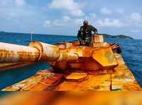 Wah.. Benda Mirip Tank Ditemukan Mengapung di Perairan Natuna