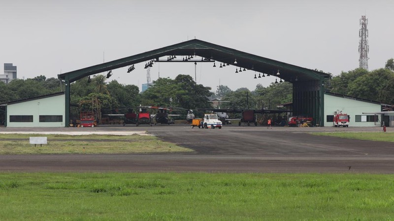 Sebuah pesawat parkir di Apron Bandara Pondok Cabe, Pamulang, Tangerang Selatan, Banten, Rabu (29/12/2021). (CNBC Indonesia/Andrean Kristianto)