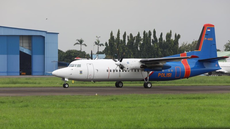 Sebuah pesawat parkir di Apron Bandara Pondok Cabe, Pamulang, Tangerang Selatan, Banten, Rabu (29/12/2021). (CNBC Indonesia/Andrean Kristianto)