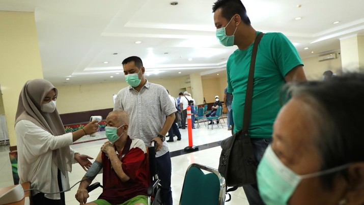 Vaksinasi gotong royong (CNBC Indonesia) Vaksinasi gotong royong (CNBC Indonesia)