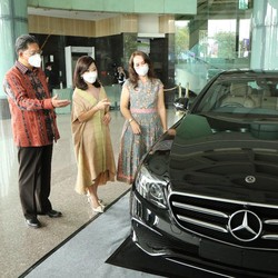 Ada Meriah Bareng Mega, Bank Mega Beri Nasabah Mercedes Benz